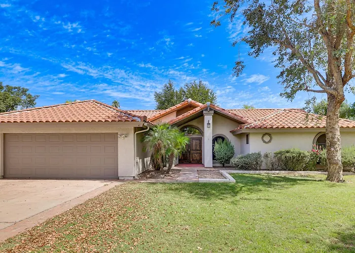 Holiday home Family & Pet Friendly! Desert Oasis In Avondale
