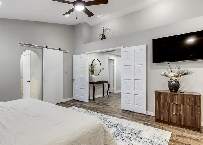 Holiday home Family & Pet Friendly! Desert Oasis In