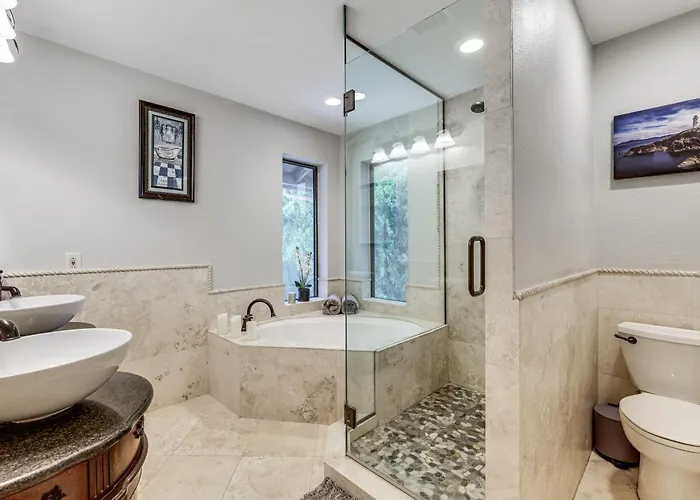 Holiday home Family & Pet Friendly! Desert Oasis In Avondale