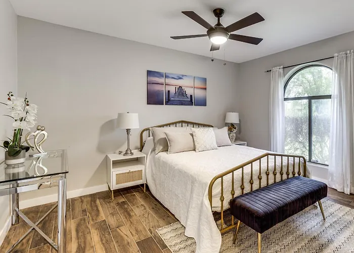 Family & Pet Friendly! Desert Oasis In *
