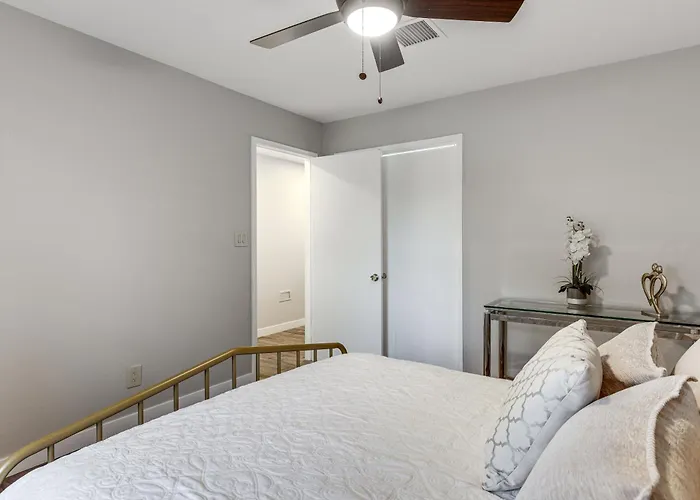 Family & Pet Friendly! Desert Oasis In Holiday home Avondale