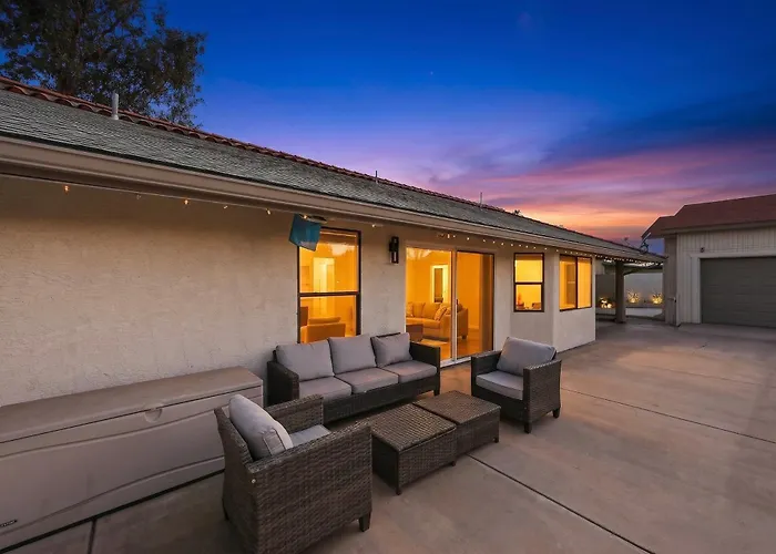 Family & Pet Friendly! Desert Oasis In *