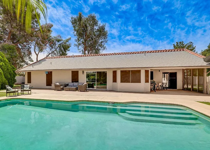 Holiday home Family & Pet Friendly! Desert Oasis In Avondale