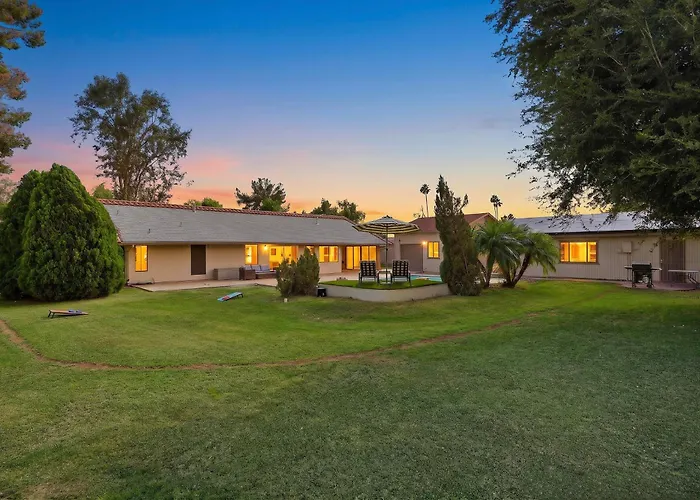 Family & Pet Friendly! Desert Oasis In *